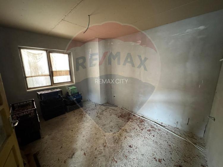 Casă / Vilă cu 6 camere de vânzare în zona Darmanesti - 35