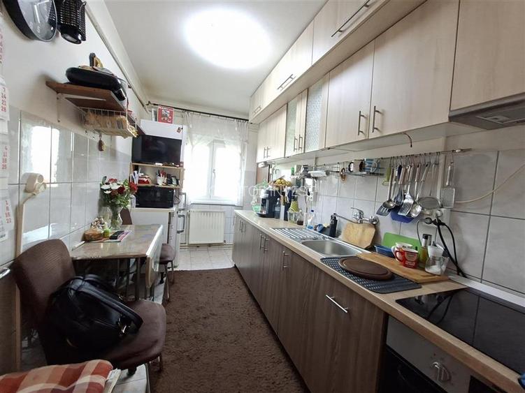 Apartament 3 camere 2 bai debara zona Semaforului - 4