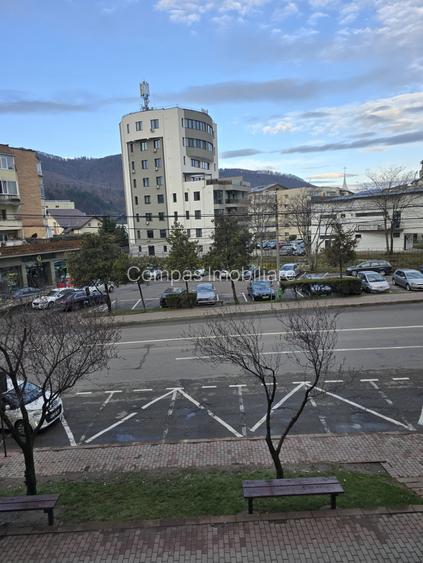 Apartament 3 camere central in condiție foarte buna etaj inferior - 9