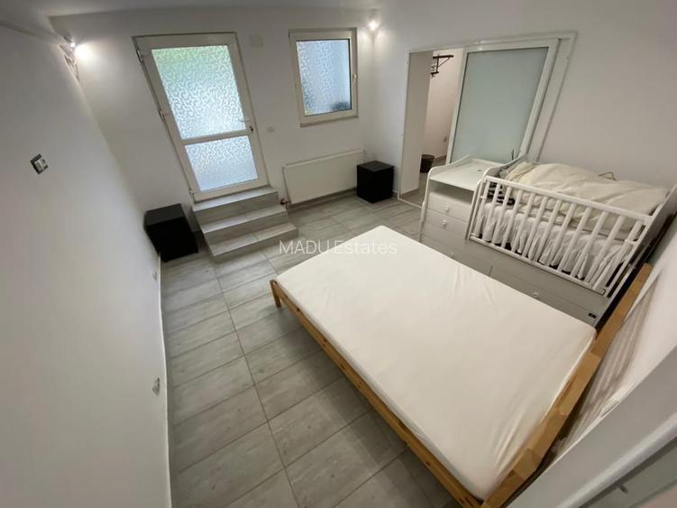 Parcul Carol, apartament in vila, parter, 6 camere, 4 bai, 2 bucatarii, pt birou - 6