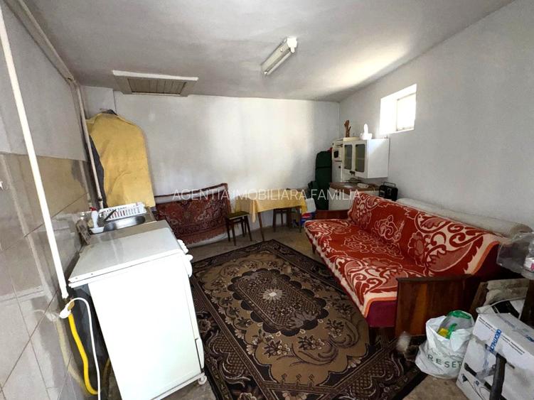 Casă cu arhitectură pragmatică în zona Port - 7