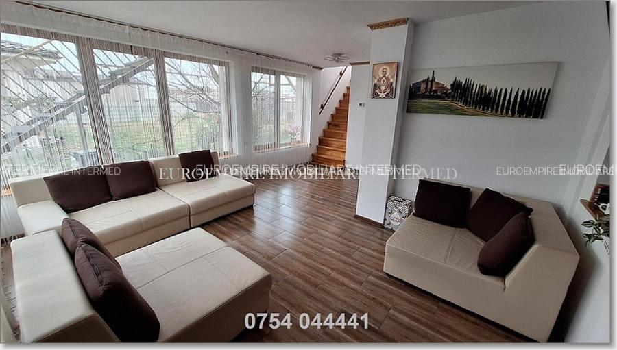 Vila+casa de vanzare zona Km 5 - 4