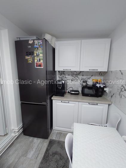 Vanzare apartament 3 camere , parter , micro 11 Târgoviște - 12
