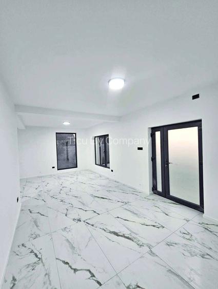 Vindem vila in Navodari zona de case - 2