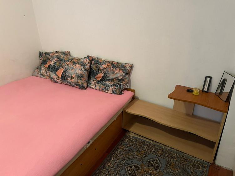 Vând apartament decomandat, 2 camere, etajul 2 / 4, Băile Herculane, zona Piață - 5