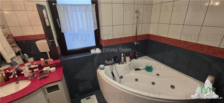 Prelungirea Ghencea/ Vila exclusivista cu panouri solare si garaj/ 5 camere, 240 - 29