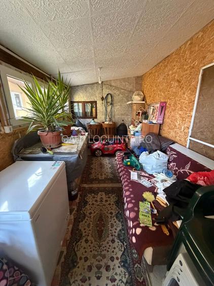 Casa si Teren/ Curte/ Metrou Republica 12' - 16