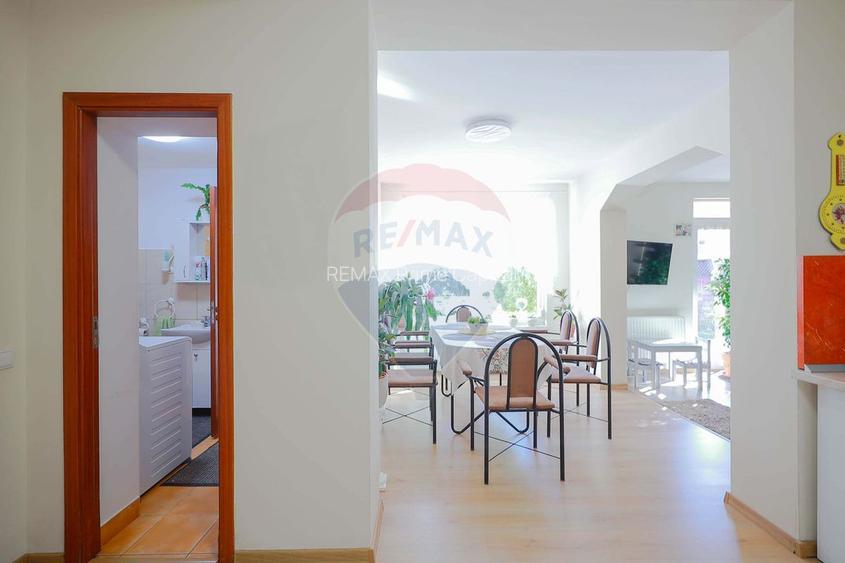 Casă cu 5 camere de vânzare în zona Episcopia Bihorului - 17