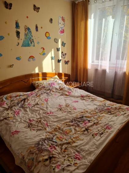 Apartament cu 3 camere in Micro 19 - 4