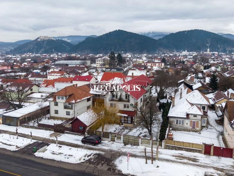 Pensiune de vânzare în Râșnov | 14 camere | 427 mp - 2