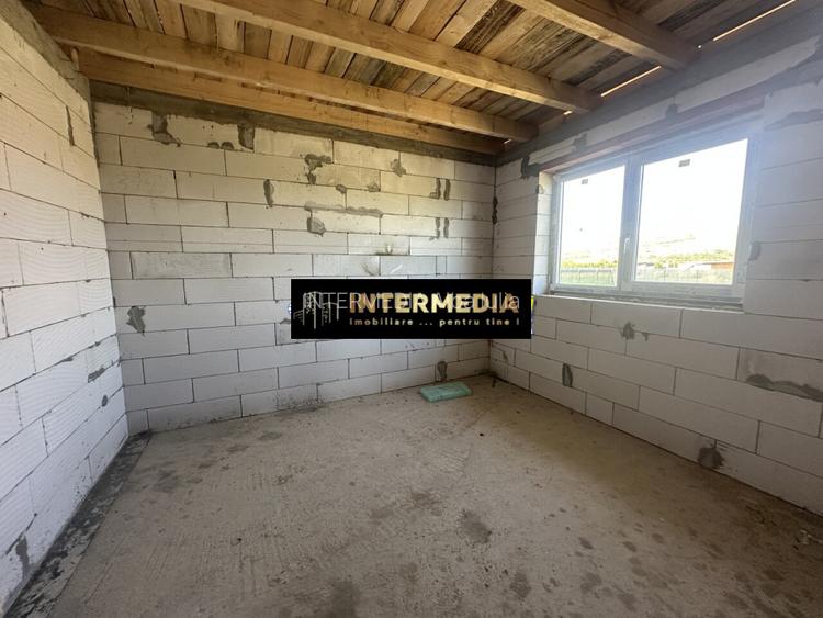 Casa in Rosu Teren 570 mp sau 1134 mp Terasa mare imprejmuit Barabant Alba - 12