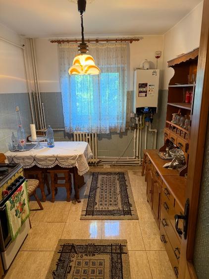 Apartament 3 camere de vanzare