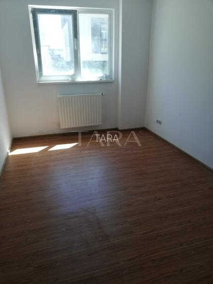 Apartament cu 3 camere vând an floresti - 3