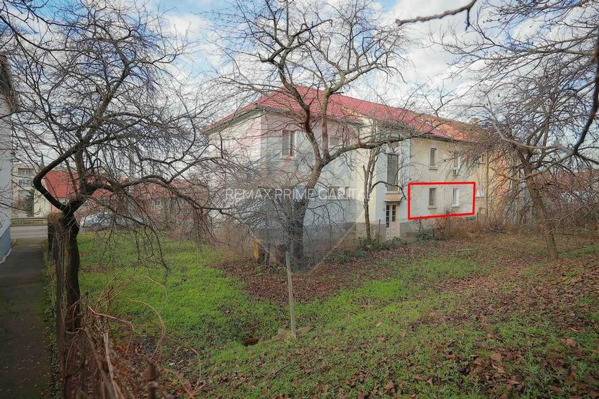 De vânzare apartament cu 2 camere, parter, parcare inclusă, central - 12