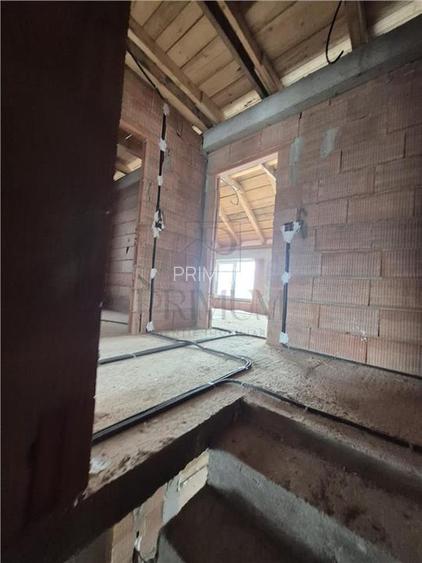 Duplex 4 camere - bucatarie inchisa - posibilitate de personalizare interioara - 4