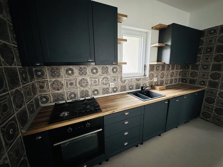 Vila superba Rosu, zona Crinului, 4 camere+terasa inchisa, 249 mp teren, 153 mp - 7