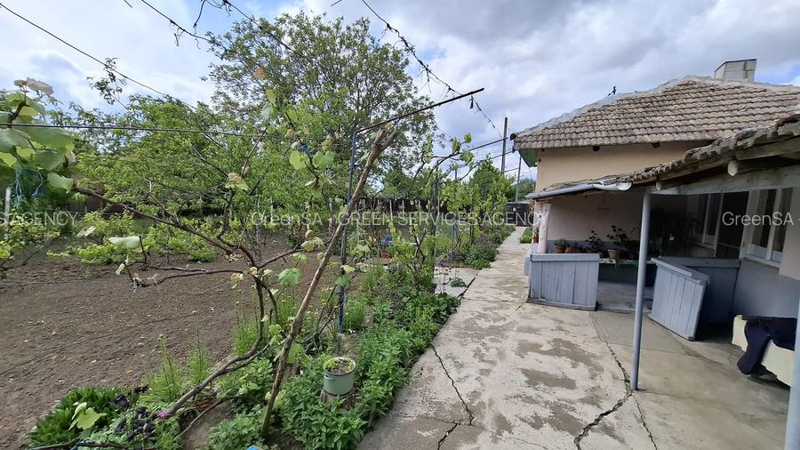 Casa paianta locuibila. Teren 1772 mp, desch. 30 ml. Asfalt, curent, apa, canal. - 10