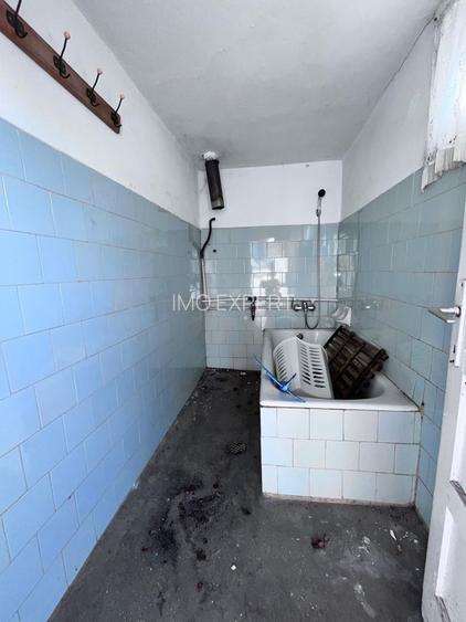 Casa de vanzare cu 3 camere, zona Schit - 8