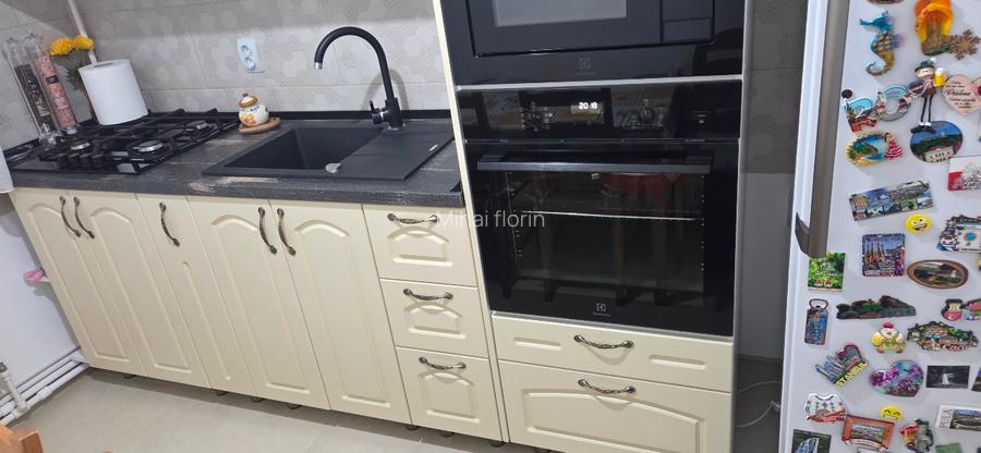 Apartament cu 3 camere semidecomandat  - 11