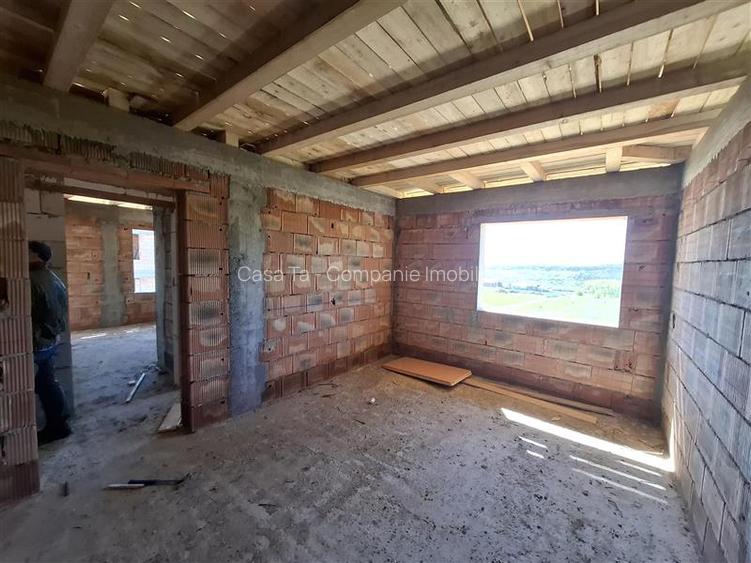 Vila 4 camere Valea Adanca intersectia 5 drumuri - 25