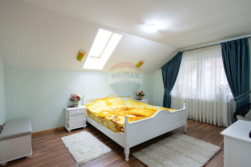 Casa spatioasa de vanzare - 56
