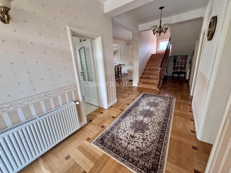 Casa deosebita sector 4 P+1+M. 6 cam.Util 418mp. Teren 1638m - 38