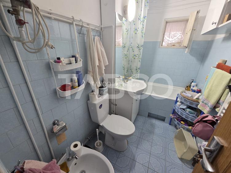 Apartament 3 camere decomandat zona 1 Decembrie 75mp si boxa la subsol - 9