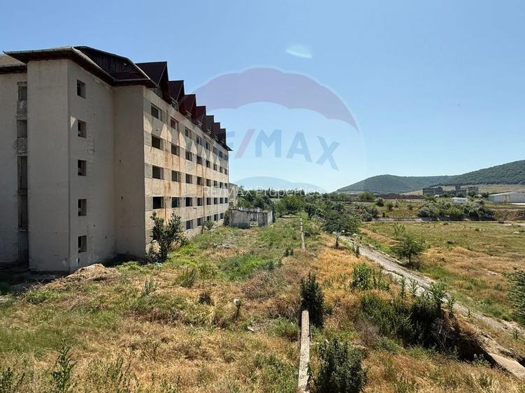 Bloc P+4 de vanzare, 40 apartamente, 2300 mp utili, BABADAG - 2