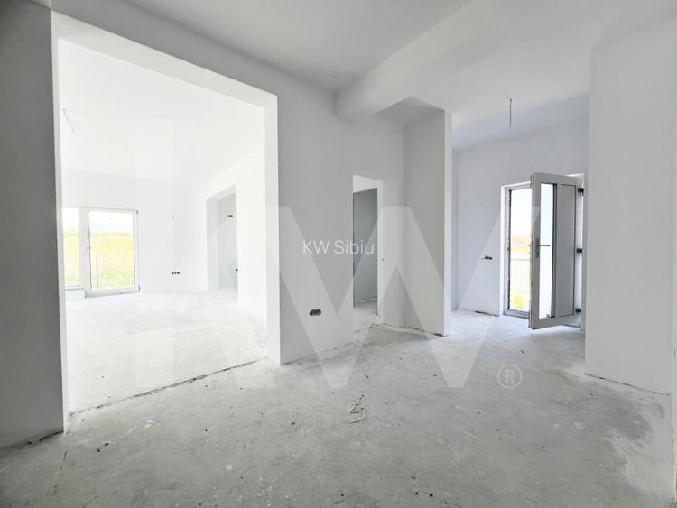 Casă de Vânzare în Cristian, Sibiu - 4 Camere, 2 Terase, Teren 486 - 13