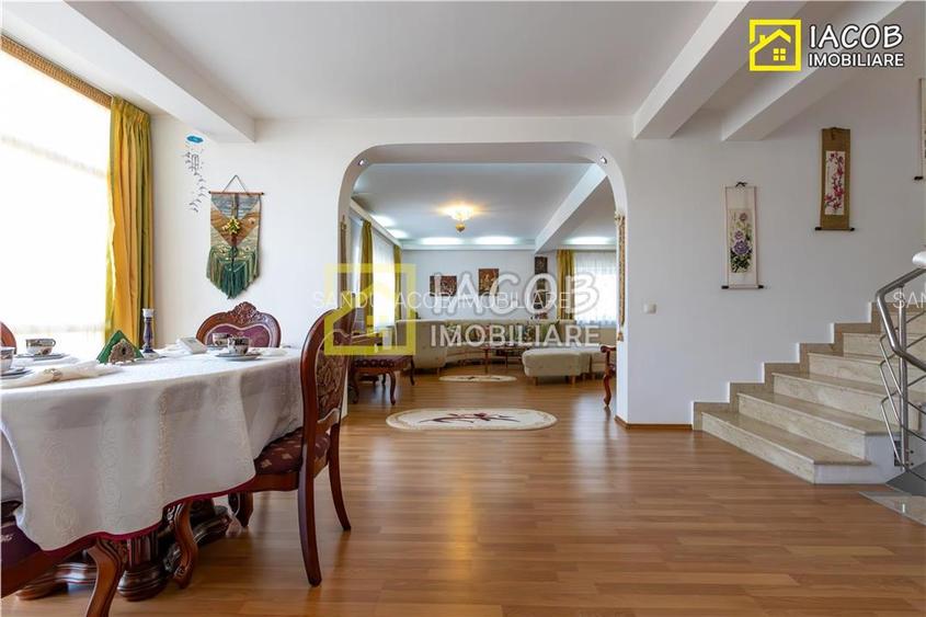 1/2 Duplex  S+D+P+2E, 455 mp in zona centrala a mun. Bacau - 26