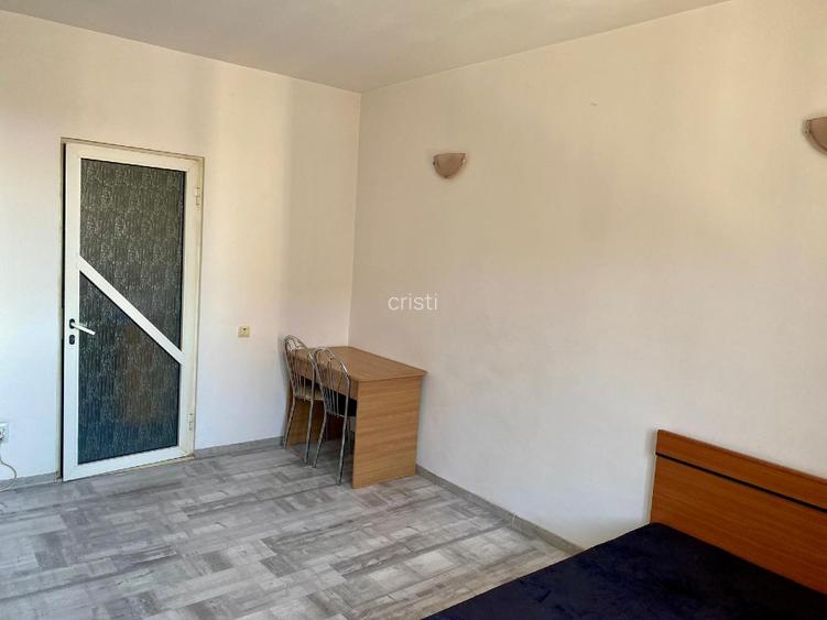 Vând garsonieră zona CET - 2