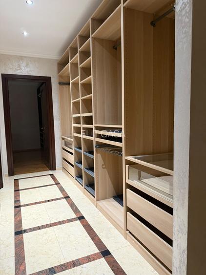 APARTAMENT LUX COPOU, 3 CAMERE, 2 BAI, TERASA FOISOR+GRADINA+2 LOCURI-ZONA COPOU