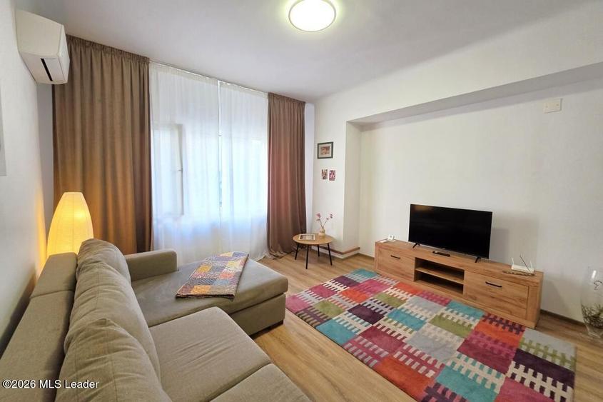 Piata Romana, 4 camere 138 MP total, Etaj 2/9, renovat - utilat, liber