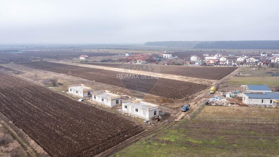 Case noi de vânzare în Săbăreni –3 camere, eficiență și confort modern - 11