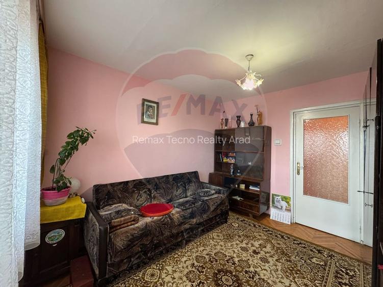 Apartament decomandat 3 camere -centrala proprie  zona Lebada - 9