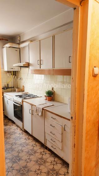 Apartament cu 3 camere, 61 mp, decomandat, etaj intermediar, zona Aleei Detunata - 5