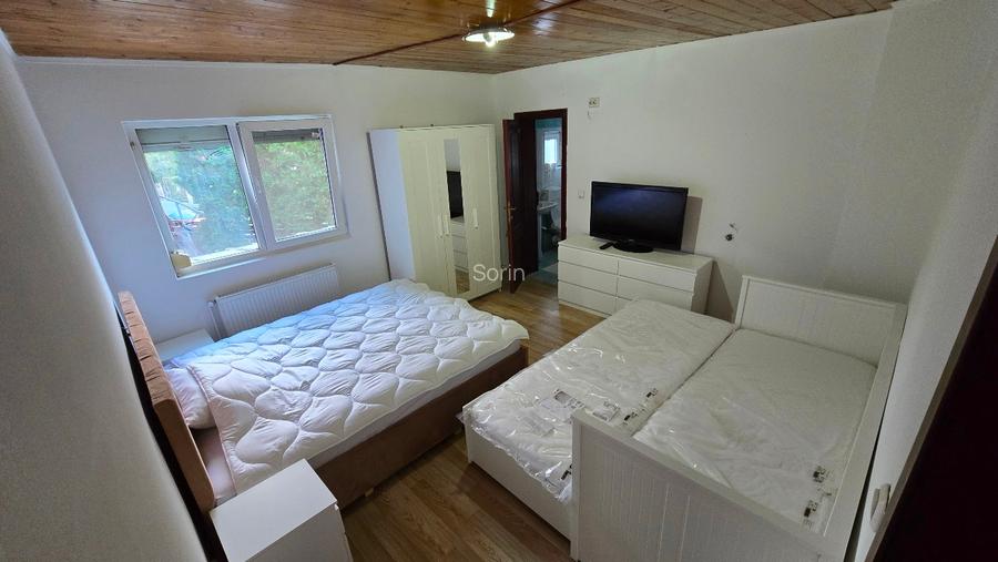 Casa de vacanta cu 2 apart. independente (8 camere) in Poiana Tapului - 4