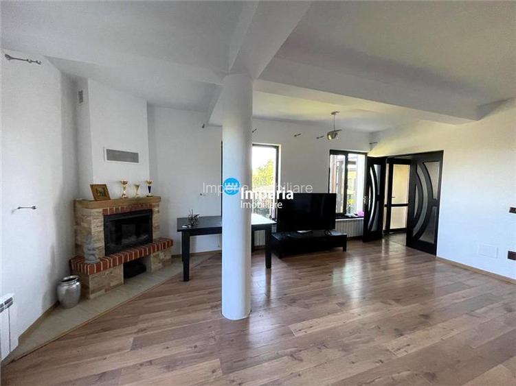 Casa tip duplex de inchiriat ,550 mp curte,piscina,beci,foisor Rediu Breazu - 4