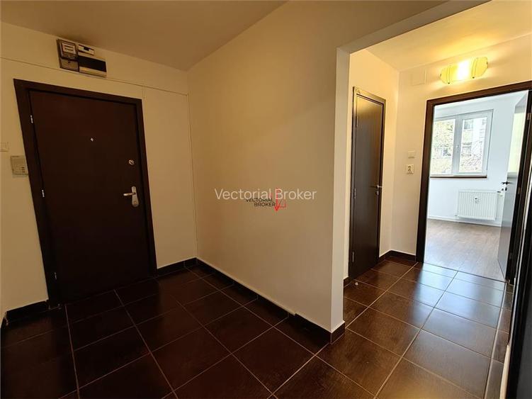 3 camere decomandat, renovat complet, etaj 2/4, Titan - Ozana - 4