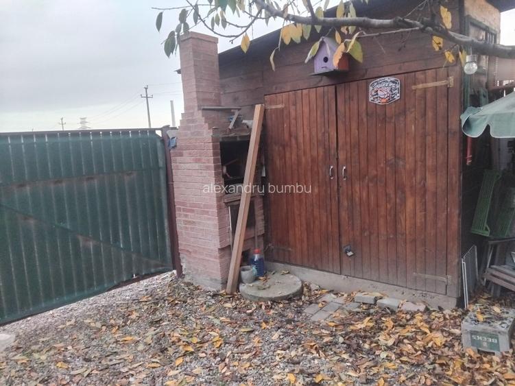 Casa unde cireșul are bancă  - 2