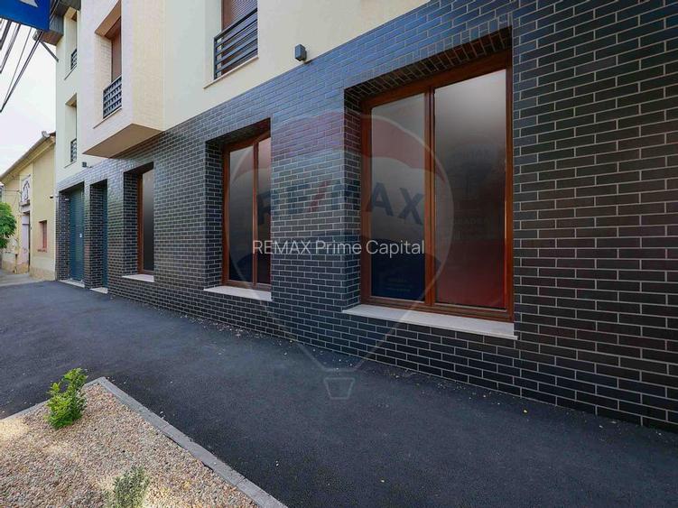 Spațiu comercial de închiriat, zona ultracentrală, Oradea - 2