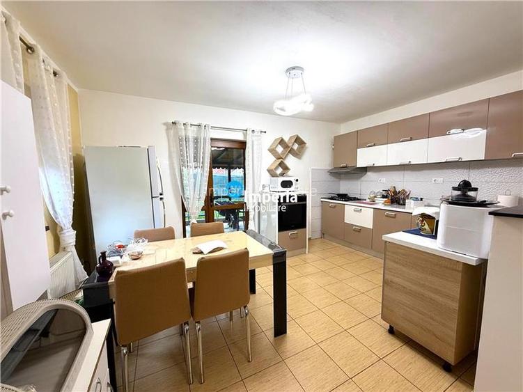 Vila 5 cam, garaj, 560 teren, str Noua Horpaz - 3