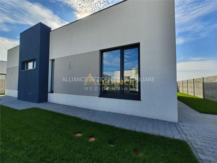 Casa individuala - 3 dormitoare, - 402 mp teren - Aviatorilor - 4