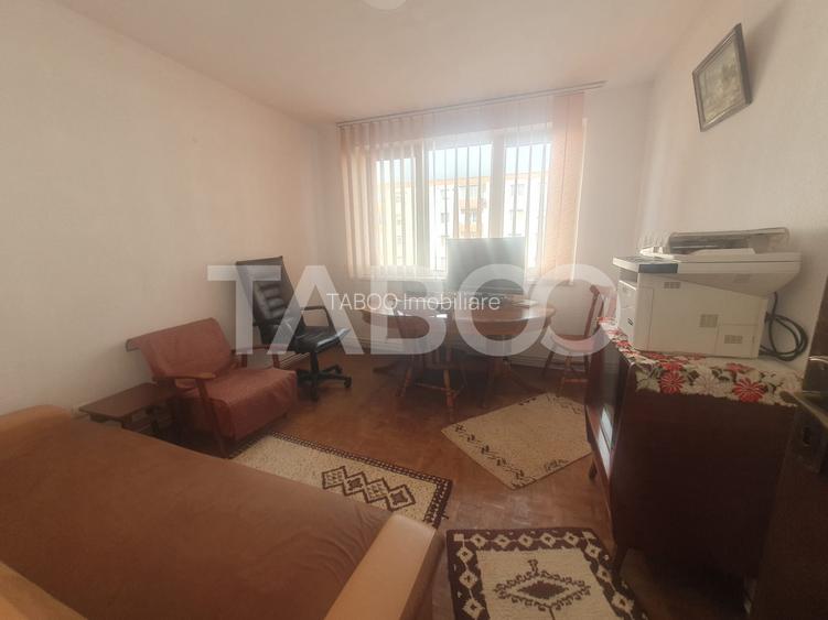 Apartament 3 camere decomandat etaj 2 suprafata 56 mp utili - 3