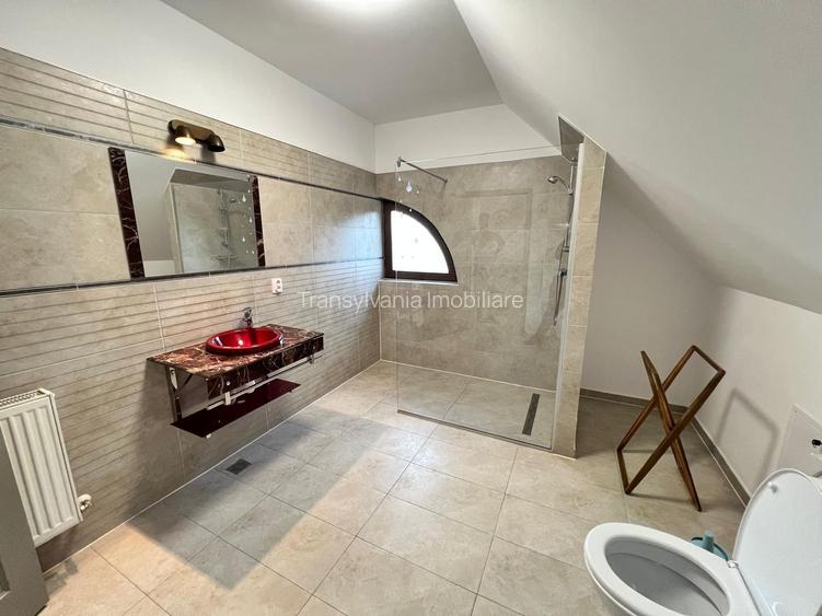 Casa cu 7 camere | 3 balcoane | Garaj | 220 mp + 80 mp curte | Cartier Panorama - 30