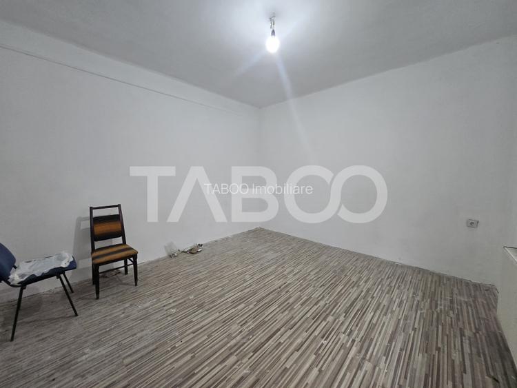 Casa individuala de vanzare 54mpu curte propie 69mp zona Central Sibiu - 3