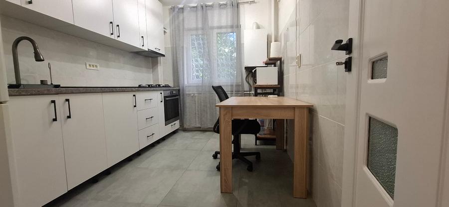 Proprietar, vand 3 camere 65mp, bloc 1984, renovat,Rahova-114.900eur