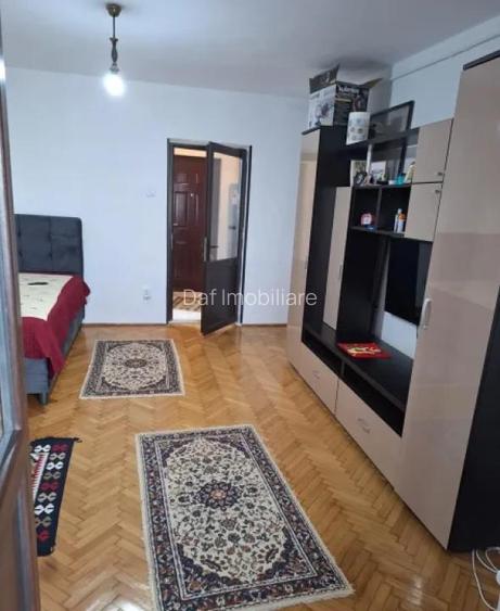 58000 euro- Garsoniera 31MP- renovata -metrou favorit - 2