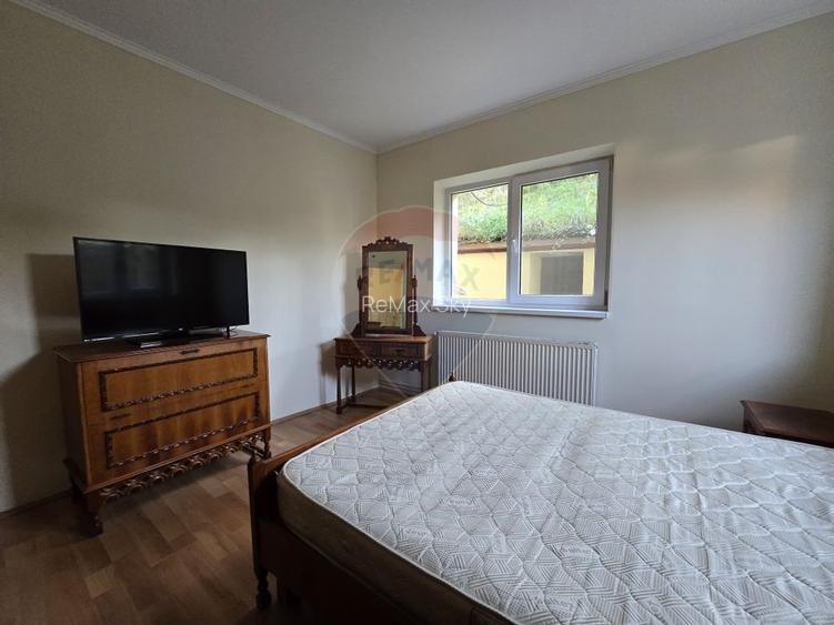 Casă cu 5 camere de vânzare în zona Central comision 0 - 10