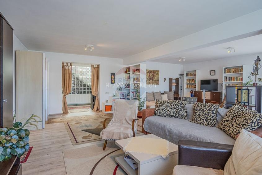 Casa moderna de vanzare | 300mp utili | Vulcan, Brasov| COMISION 0% - 9